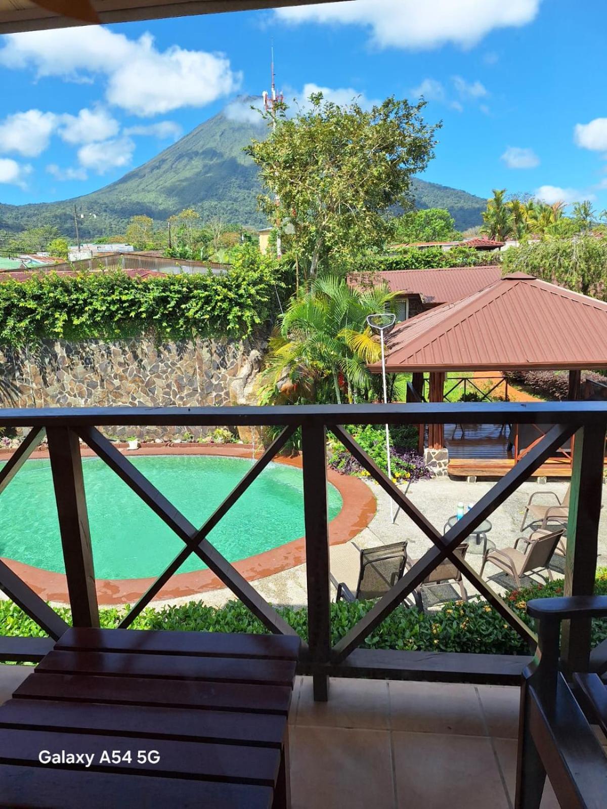 Hotel Iris Arenal La Fortuna Esterno foto