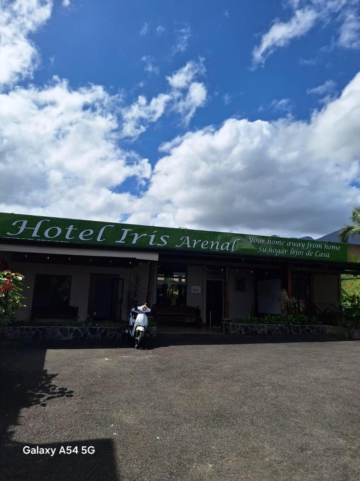 Hotel Iris Arenal La Fortuna Esterno foto