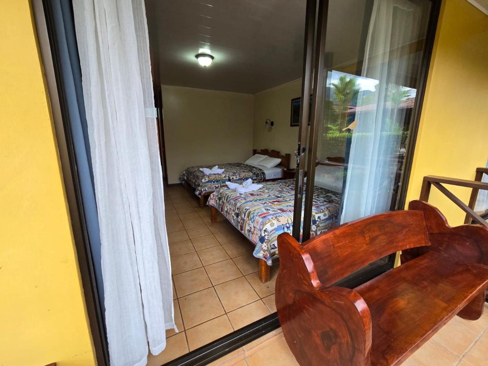 Hotel Iris Arenal La Fortuna Esterno foto