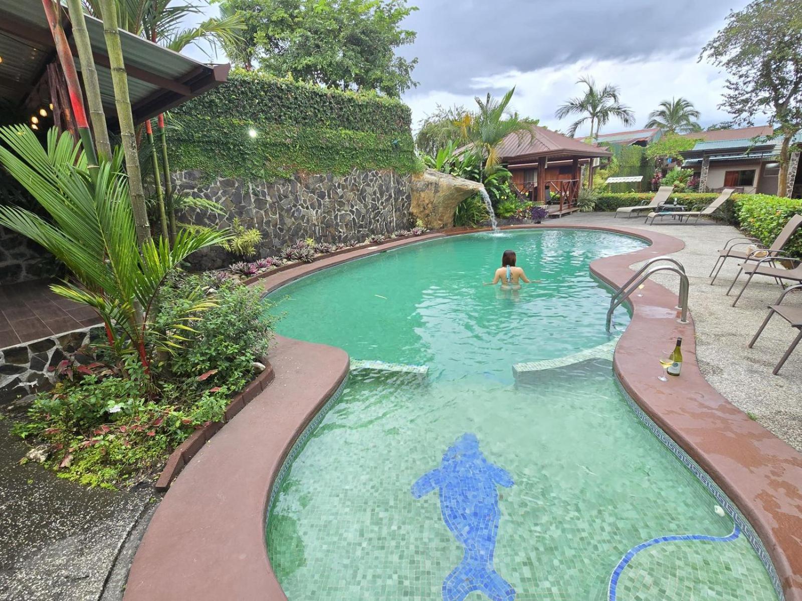 Hotel Iris Arenal La Fortuna Esterno foto