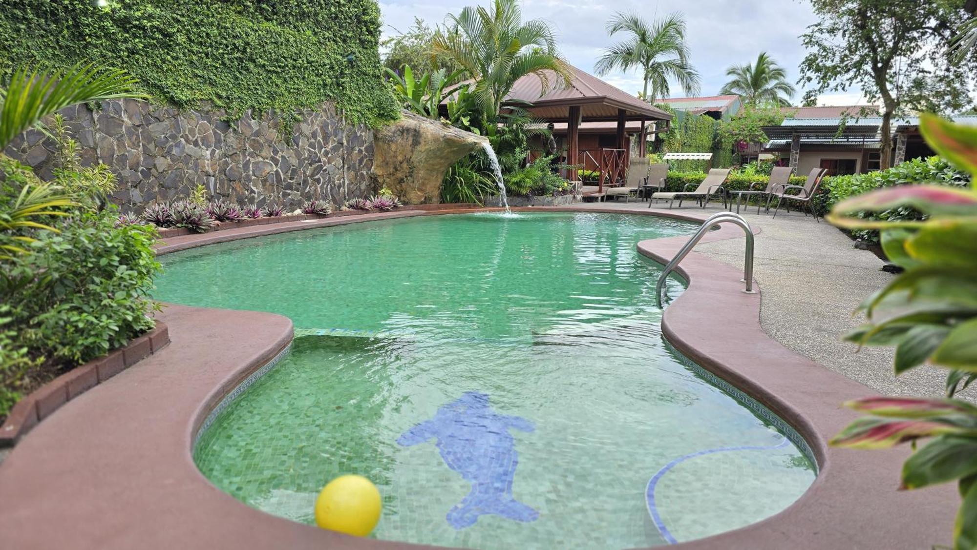 Hotel Iris Arenal La Fortuna Esterno foto